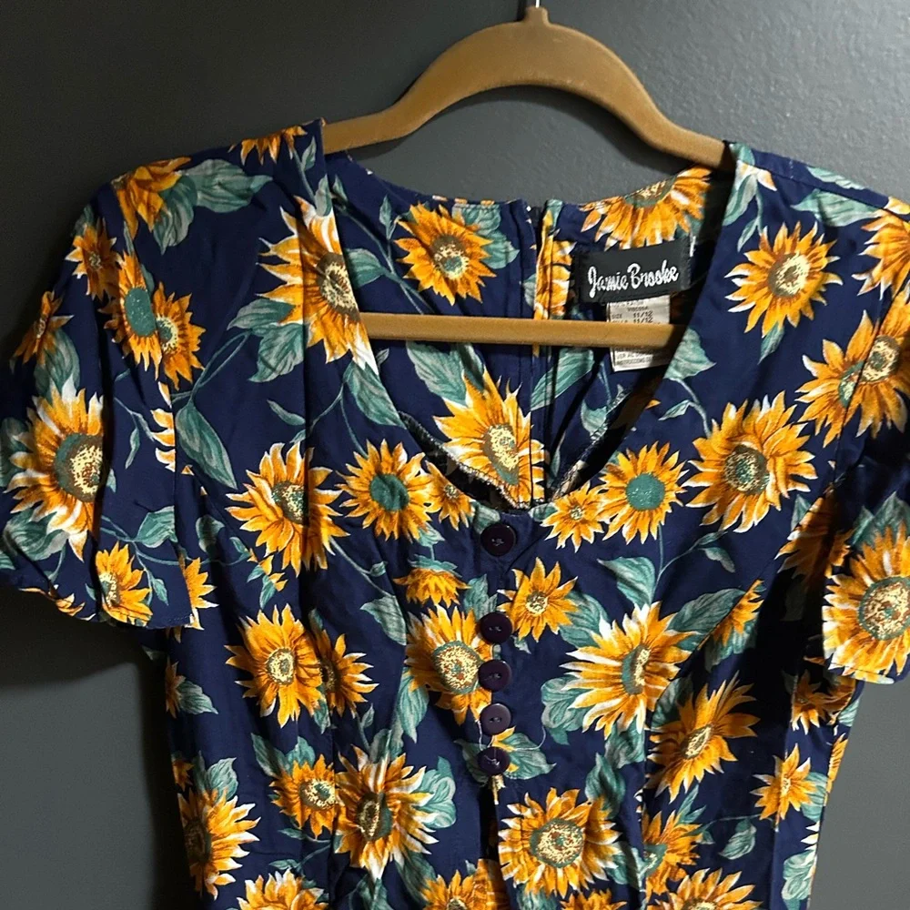 Adorable sunflower print vintage romper - Picture 8 of 8